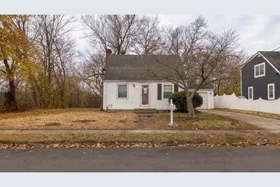 46 Roslyn Avenue, Cranston, RI 02910 - Photo 3