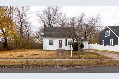 46 Roslyn Avenue, Cranston, RI 02910 - Photo 15