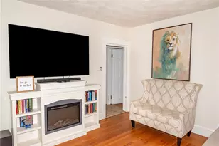 260 Grosvenor Ave, East Providence, RI 02914 - Photo 9