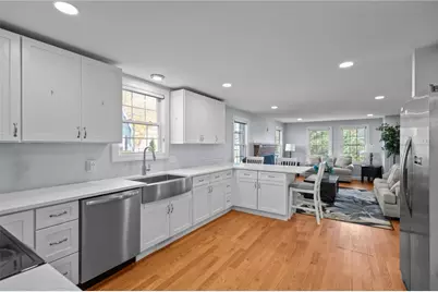 31 Swan Street, North Providence, RI 02911 - Photo 5