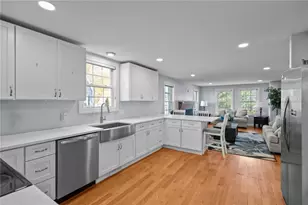 31 Swan St, North Providence, RI 02911 - Photo 5