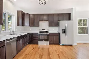 35 Whittier Dr, South Kingstown, RI 02879 - Photo 9