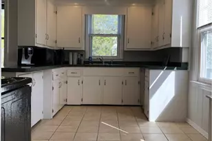 22 Carroll Ave, Newport, RI 02840 - Photo 11