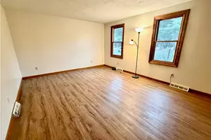 5 Circlewood Dr, Coventry, RI 02816 - Photo 3