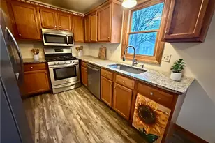 5 Circlewood Dr, Coventry, RI 02816 - Photo 5