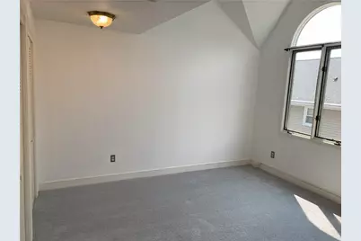 68 Locust Street #7, Providence, RI 02906 - Photo 9