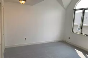 68 Locust St, Providence, RI 02906 - Photo 9