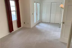 68 Locust St, Providence, RI 02906 - Photo 17