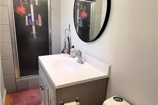 102 Broadway, Newport, RI 02840 - Photo 17