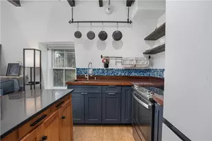 35 Pelham St, Newport, RI 02840 - Photo 3