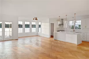 114 E Pt Dr, East Providence, RI 02916 - Photo 9