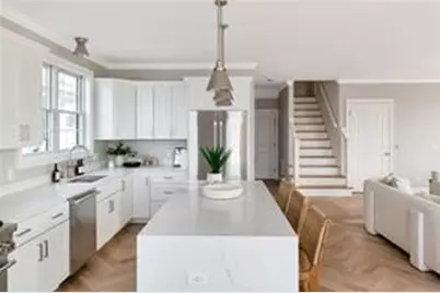 114 East Point Drive, East Providence, RI 02916 - Photo 3