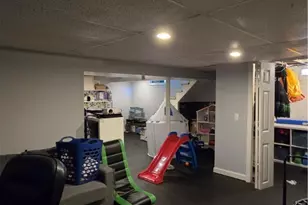 42 Netherlands Ave, Cranston, RI 02905 - Photo 29