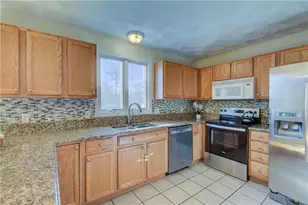 918 Saugatucket Rd, South Kingstown, RI 02879 - Photo 11