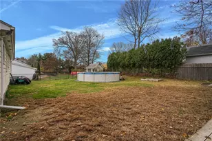 60 Rowley St, Providence, RI 02909 - Photo 5