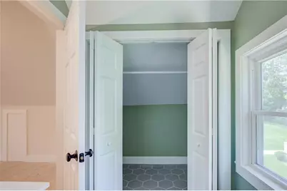 556 East Main Road Road, Middletown, RI 02842 - Photo 17