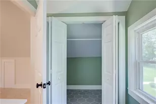 556 East Main Road Rd, Middletown, RI 02842 - Photo 17