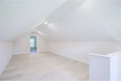 556 East Main Road Road, Middletown, RI 02842 - Photo 13