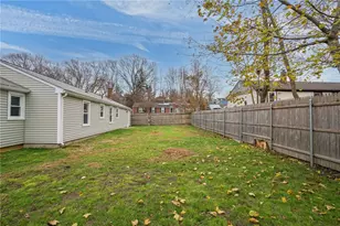 34 Buckley Ave, West Warwick, RI 02893 - Photo 5