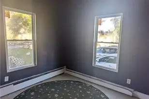 654 Cranston St, Providence, RI 02907 - Photo 9