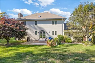 25 Linfield Cir, Lincoln, RI 02865 - Photo 7