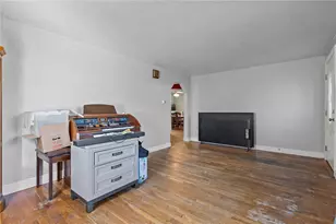 190 Chapmans Ave, Warwick, RI 02886 - Photo 9