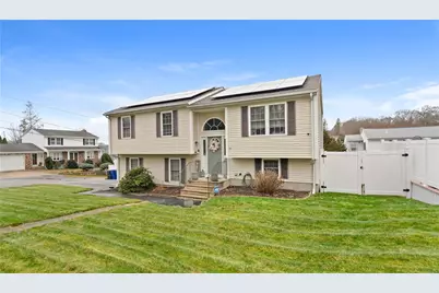 54 Centracchio Street, West Warwick, RI 02893 - Photo 3