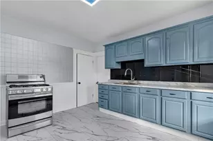 135 Illinois St, Central Falls, RI 02863 - Photo 9