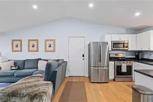 82 Primrose Dr, Warwick, RI 02818 - Photo 5