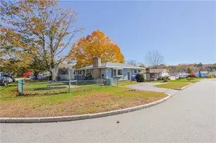 95 Mitris Blvd, Woonsocket, RI 02895 - Photo 39