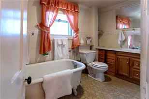 17 Warner St, Newport, RI 02840 - Photo 23