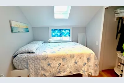 22 Dixon Street, Newport, RI 02840 - Photo 17