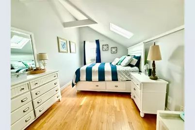 22 Dixon Street, Newport, RI 02840 - Photo 11