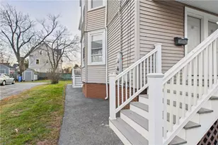 18 Glenwood Ave, Cranston, RI 02910 - Photo 5