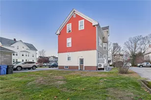 18 Glenwood Ave, Cranston, RI 02910 - Photo 9