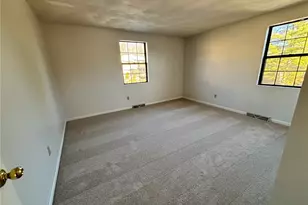 402 Pinewood Dr, Smithfield, RI 02917 - Photo 17