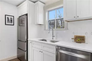 103 Evergreen St, Providence, RI 02906 - Photo 15