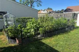 38 Bridgton Rd, Cranston, RI 02910 - Photo 37