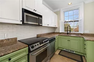 72 Manning St, Providence, RI 02906 - Photo 13