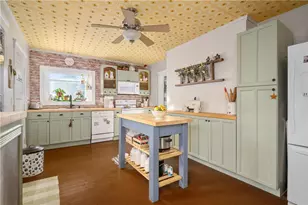 36 England St, Cumberland, RI 02864 - Photo 3