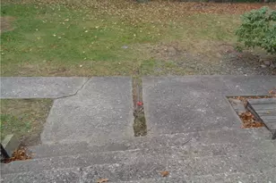 140 Lawrence St, Cranston, RI 02920 - Photo 27