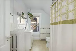 377 Hope St, Providence, RI 02906 - Photo 17