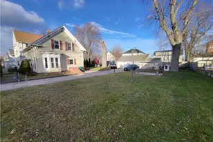 123 4th Ave, Woonsocket, RI 02895 - Photo 3