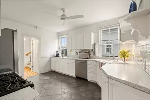 35 Marsh St, Newport, RI 02840 - Photo 13