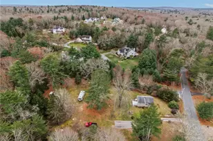 76 Laurel Ln, South Kingstown, RI 02892 - Photo 3