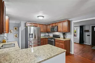 401 Lake Shore Dr, Warwick, RI 02889 - Photo 9