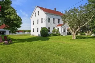 362 Bramans Ln, Portsmouth, RI 02871 - Photo 3