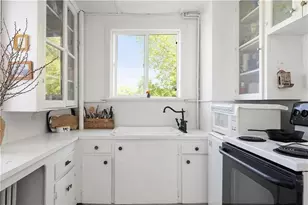 362 Bramans Ln, Portsmouth, RI 02871 - Photo 7