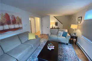 32 Middleton Ave, Newport, RI 02840 - Photo 3