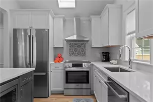 34 E Bowery St, Newport, RI 02840 - Photo 11